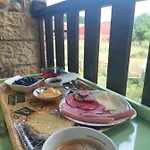 La Del Canario Bed & Breakfast Cangas de Onis