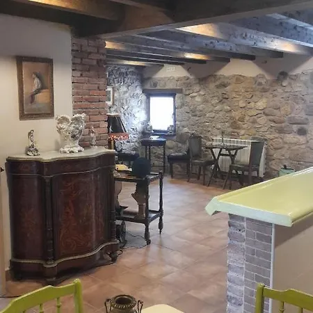 Bed & Breakfast La Del Canario Onís