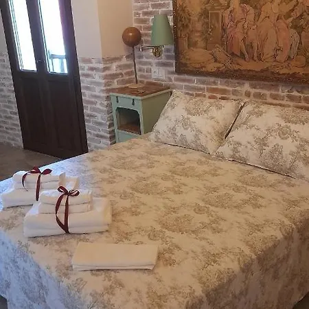Bed & Breakfast La Del Canario Onís