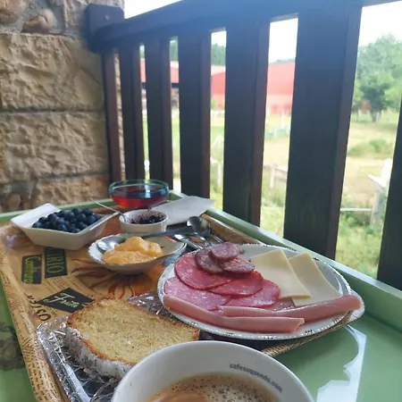 La Del Canario Bed & Breakfast Onís