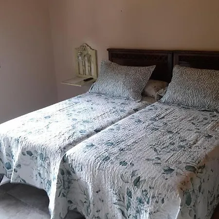 La Del Canario Bed & Breakfast *