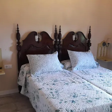 Bed & Breakfast La Del Canario Onís