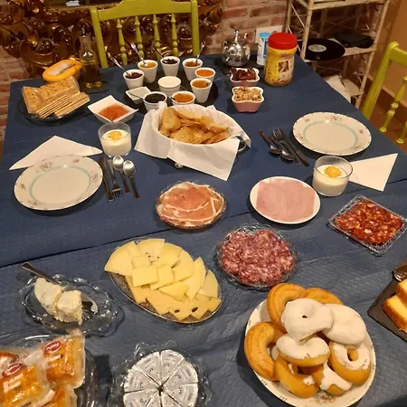 Bed & Breakfast La Del Canario Onís